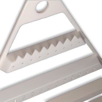 Ohrringgestell - Dreieck Cremewei&szlig; 29x5,3x25,5 cm - Kunststoff