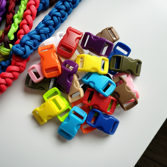 Paracord sluiting - mix van kleuren - plastic - 25 stuks - voor armband